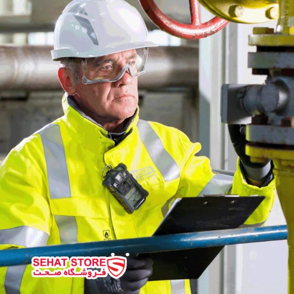 گازسنج چندحالته MSA ALTAIR® 4XR Multigas Detector درحال استفاده فروشگاه صحت