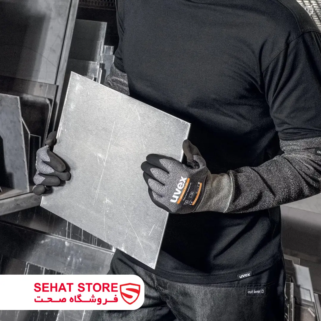دستکش ضد برش یووکس مدل uvex athletic D5 XP در حال استفاده محصولات فروشگاه صحت