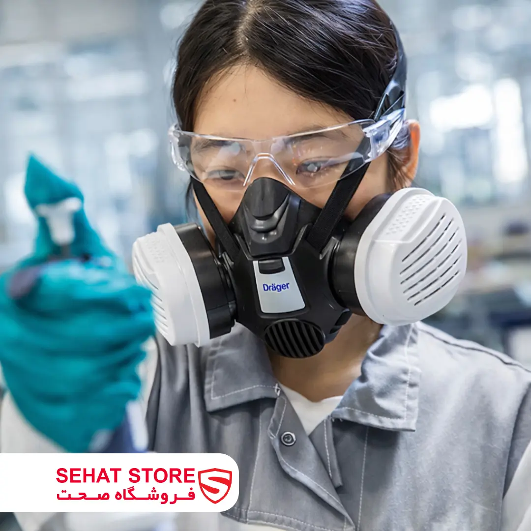 ماسک تنفسی شیمیایی نیم صورت دراگر مدل Dräger X-plore 3500 درحال استفاده محصولات فروشگاه صحت