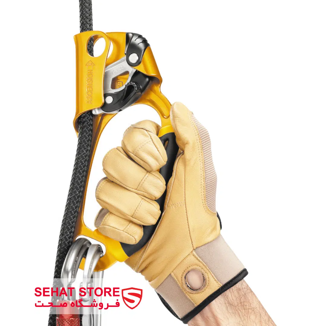 یومار پتزل مدل PETZL ASCENSION حین استفاده محصولات فروشگاه صحت